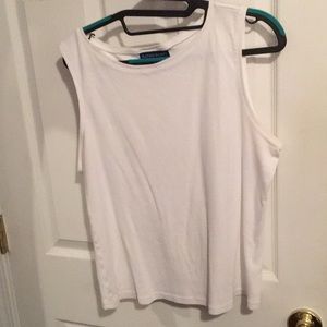Sleeveless shirt